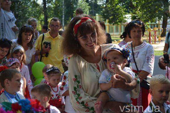 У Хмельницькому малеча дефілювала у вишиванках, фото №8 на сайті vsim.ua