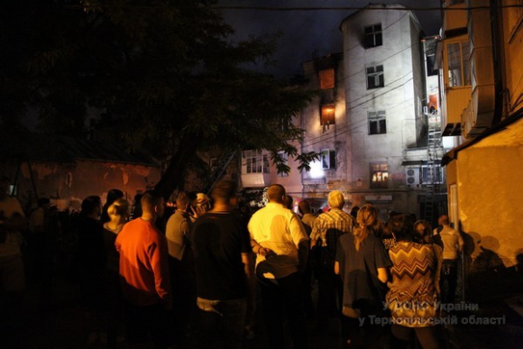 В центрі Тернополя горіла історична будівля (ОНОВЛЕНО) на сайті 20minut.ua В центрі Тернополя горіла історична будівля (ОНОВЛЕНО), фото №10 на сайті 20minut.ua