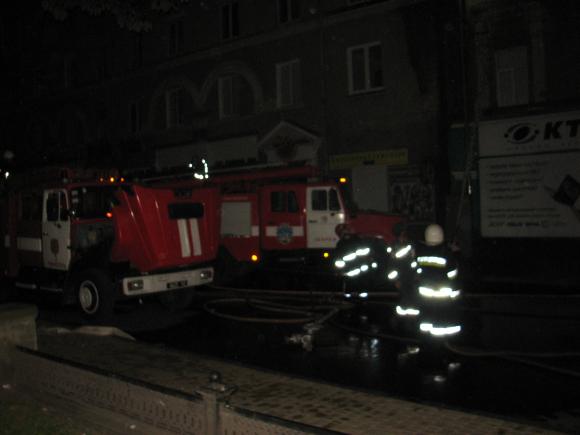 В центрі Тернополя горіла історична будівля (ОНОВЛЕНО), фото №2 на сайті 20minut.ua