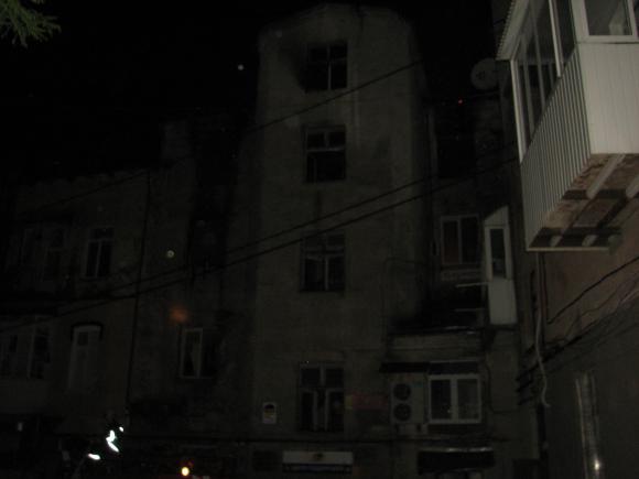 В центрі Тернополя горіла історична будівля (ОНОВЛЕНО), фото №6 на сайті 20minut.ua