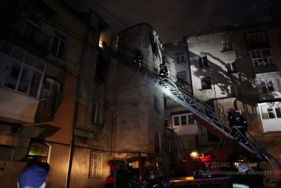 В центрі Тернополя горіла історична будівля (ОНОВЛЕНО) на сайті 20minut.ua В центрі Тернополя горіла історична будівля (ОНОВЛЕНО), фото №8 на сайті 20minut.ua