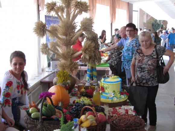 Вінничан у  «Плеяді» пригощали м'ясом, сиром та рибою від місцевого виробника, фото №11 на сайті 20minut.ua