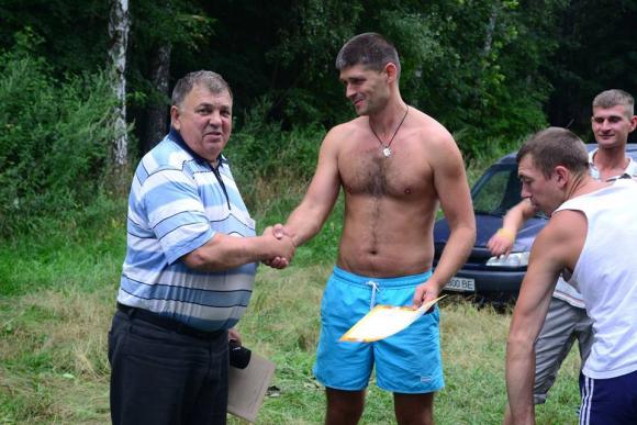 Як вінницька молодь прибирала заповідник в Ординцях на сайті 20minut.ua Як вінницька молодь прибирала заповідник в Ординцях, фото №4 на сайті 20minut.ua