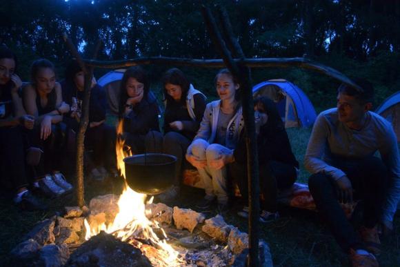 Як вінницька молодь прибирала заповідник в Ординцях на сайті 20minut.ua Як вінницька молодь прибирала заповідник в Ординцях, фото №5 на сайті 20minut.ua