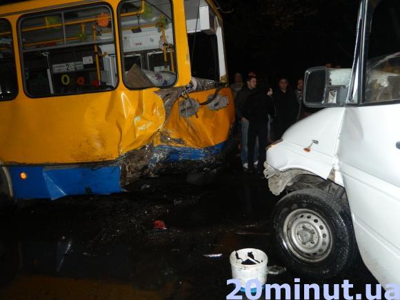 Біля ПК "Березіль" - смертельна ДТП (ОНОВЛЕНО), фото №2 на сайті 20minut.ua