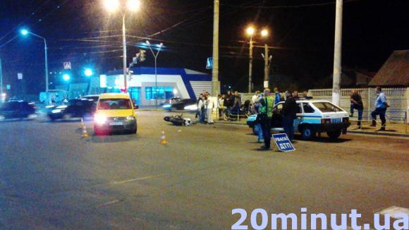 Доганявся. «Сузукі» на Пирогова повертав направо з крайньої лівої смуги та влетів в іномарку, фото №2 на сайті 20minut.ua