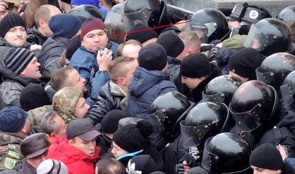 Граната в Конституції. Чому гинуть за Донбас під Радою?, фото №2 на сайті 20minut.ua