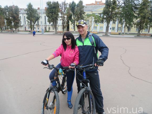 Кілька десятків хмельничан розпочали свій день із велопробігу, фото №1 на сайті vsim.ua