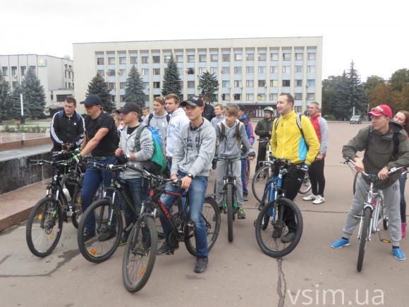 Кілька десятків хмельничан розпочали свій день із велопробігу, фото №2 на сайті vsim.ua