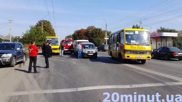 На Микулинецькій пожежна машина в’їхала в авто (ОНОВЛЕНО), фото №1 на сайті 20minut.ua
