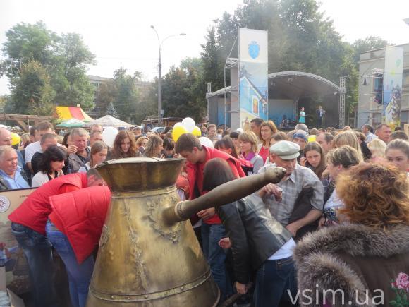 На Проскурівській хмельничан частували кавою зі 100-літрової турки, фото №4 на сайті vsim.ua