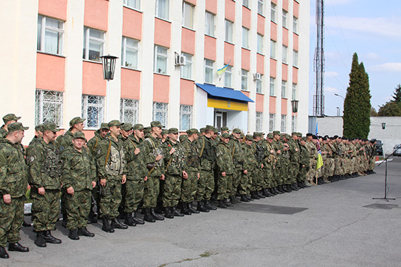 На війну вирушили вінницькі міліціонери. Всі добровільно на сайті 20minut.ua На війну вирушили вінницькі міліціонери. Всі добровільно, фото №1 на сайті 20minut.ua