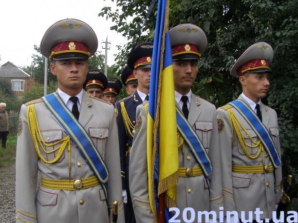 Нацгвардійця Богдана Дацюка поховали на батьківщині його батьків, фото №2 на сайті 20minut.ua