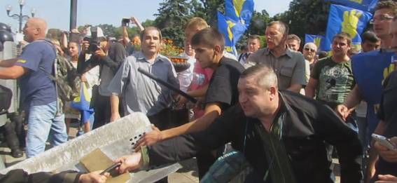 Разом із «гранатометником» Гуменюком затримали й інших хмельницьких свободівців, фото №4 на сайті vsim.ua