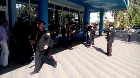 Рятувальники привезли до "Зорі" вибухівку і кілька машин, фото №1 на сайті 20minut.ua