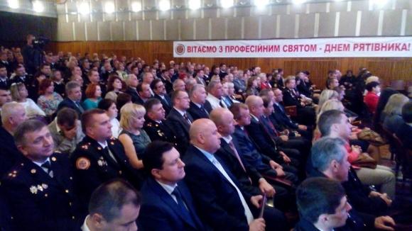 Рятувальники привезли до "Зорі" вибухівку і кілька машин, фото №2 на сайті 20minut.ua