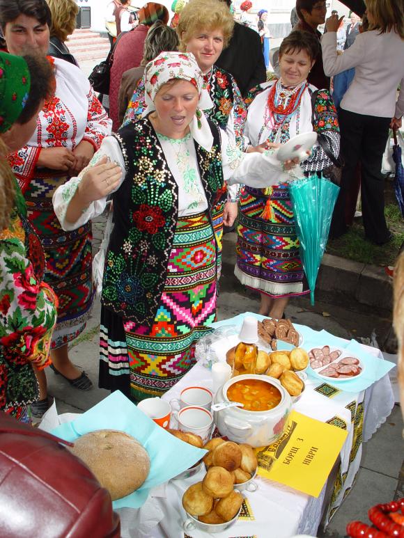 Секретами смачного борщу діляться борщівські господині, фото №1 на сайті 20minut.ua