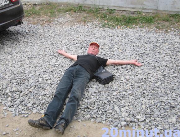 Скандальне встановлення гаража учасника АТО. Місцеві погрожують його дружині, фото №5 на сайті 20minut.ua