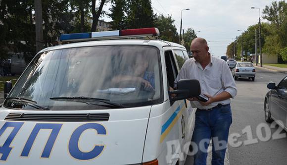 Тернополянину у його квартирі зв'язали руки, побили та вимагали гроші, фото №2 на сайті 20minut.ua