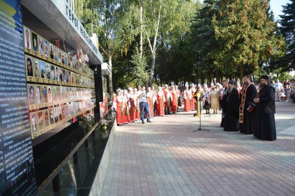 У Старокостянтинові відкрили меморіал загиблим в АТО військовим, фото №1 на сайті vsim.ua