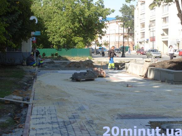 У центрі Кам’янця з’явиться Європейський сквер із неоновою підсвіткою та геометричними клумбами, фото №1 на сайті 20minut.ua