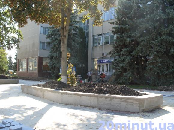 У центрі Кам’янця з’явиться Європейський сквер із неоновою підсвіткою та геометричними клумбами, фото №3 на сайті 20minut.ua