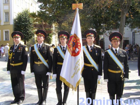 У Вінниці під час присяги курсанти втрачали свідомість, фото №11 на сайті 20minut.ua