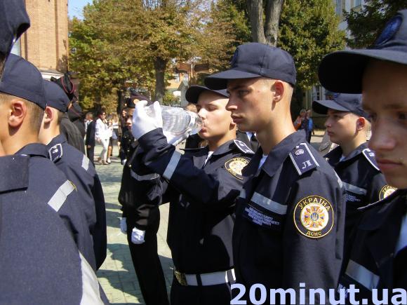 У Вінниці під час присяги курсанти втрачали свідомість, фото №9 на сайті 20minut.ua