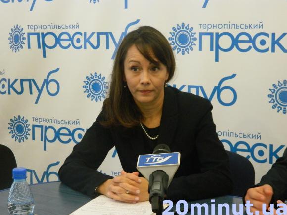 "Зелена карта" коштує 680 доларів, а не тисячі, заявила в Тернополі віце-консул США, фото №1 на сайті 20minut.ua