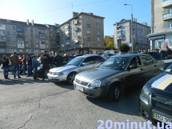 Автомобілісти Тернополя проїхались містом в пам'ять про померлого колегу, фото №1 на сайті 20minut.ua