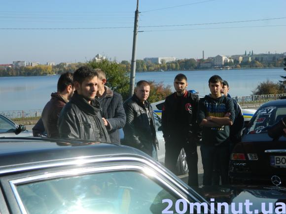 Автомобілісти Тернополя проїхались містом в пам'ять про померлого колегу, фото №2 на сайті 20minut.ua