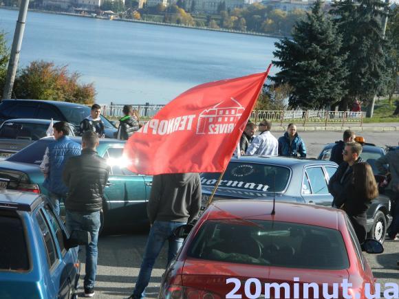 Автомобілісти Тернополя проїхались містом в пам'ять про померлого колегу, фото №3 на сайті 20minut.ua