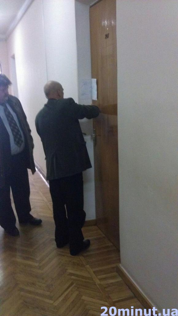 Кам’янецька ТВК планує завтра, 27 жовтня, оголосити результати виборів. Голоси перераховуватимуть, фото №2 на сайті 20minut.ua