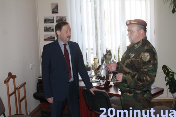 Козаки нагородили Романа Аксельрода за допомогу армії, фото №1 на сайті 20minut.ua