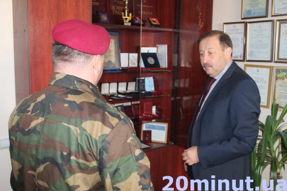 Козаки нагородили Романа Аксельрода за допомогу армії, фото №4 на сайті 20minut.ua
