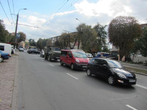 На Київській під колесами вантажівки загинула жінка, фото №1 на сайті 20minut.ua