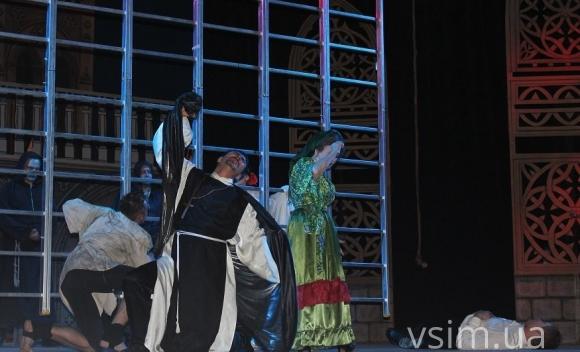 Прем’єрний балет «Есмеральда» підкорив хмельницького глядача на сайті vsim.ua Прем’єрний балет «Есмеральда» підкорив хмельницького глядача, фото №5 на сайті vsim.ua