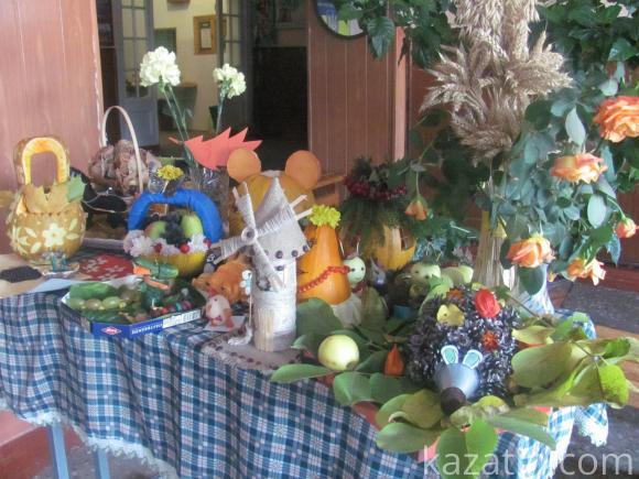 Школярська виставка — з виробів сонячних дарів осені, фото №2 на сайті 20minut.ua