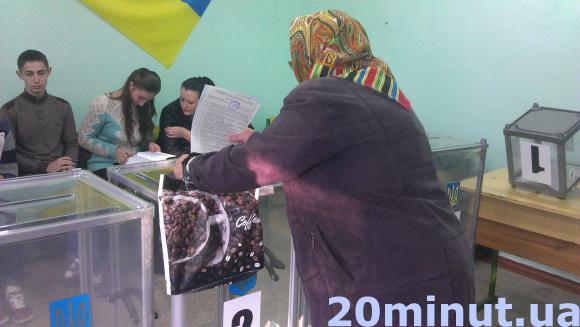 У Кам’янці вже проголосували перші виборці, фото №1 на сайті 20minut.ua