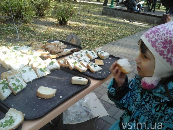 У парку Шевченка маленькі хмельничани заробляли «євро», фото №11 на сайті vsim.ua