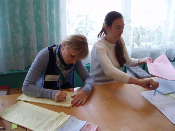 Вибори на Київській: люди голосують мляво і навмисне псують бюлетені, фото №11 на сайті 20minut.ua