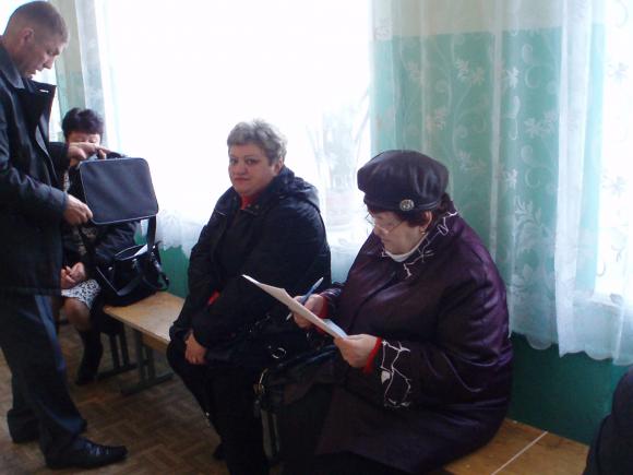 Вибори на Київській: люди голосують мляво і навмисне псують бюлетені, фото №5 на сайті 20minut.ua