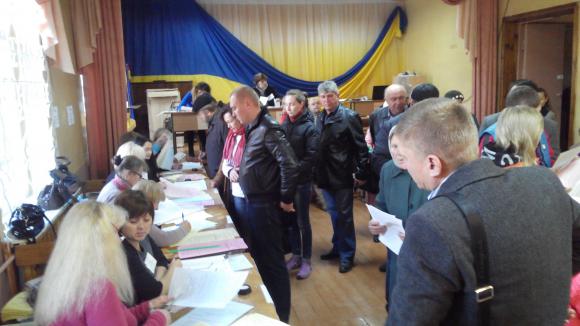 Вибори на Кореї та П'ятничанах: Янукович просить повернути йому гроші, фото №2 на сайті 20minut.ua