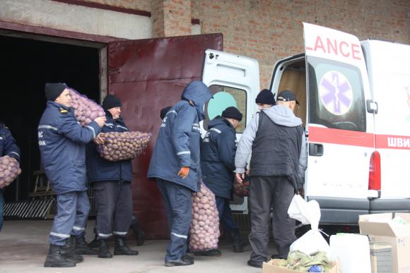 Вінницькі волонтери зібрали в зону АТО фуру допомоги, фото №1 на сайті 20minut.ua