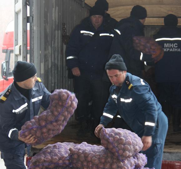Вінницькі волонтери зібрали в зону АТО фуру допомоги, фото №2 на сайті 20minut.ua