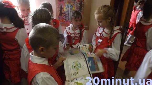 Як діти малюють війну і мир: виставка малюнків «Мир і війна очима дітей Донбасу», фото №1 на сайті 20minut.ua