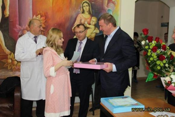 З пологового будинку виписують вже з дитиною та свідоцтвом про народження на сайті 20minut.ua З пологового будинку виписують вже з дитиною та свідоцтвом про народження, фото №1 на сайті 20minut.ua