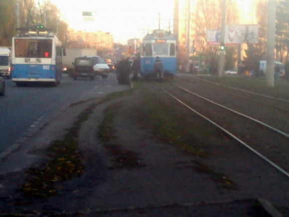 Аварія біля Грошу: «Газель» не розминулась із трамваєм, фото №1 на сайті 20minut.ua