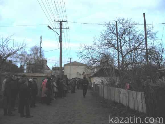 Козятин в траурі. Провели в останній путь воїна АТО Віктора Крючкова, фото №5 на сайті 20minut.ua