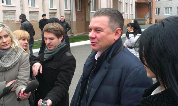 Моргунов проголосував у Пирогово разом з дружиною. Вона каже, що чоловік “зможе”, фото №3 на сайті 20minut.ua